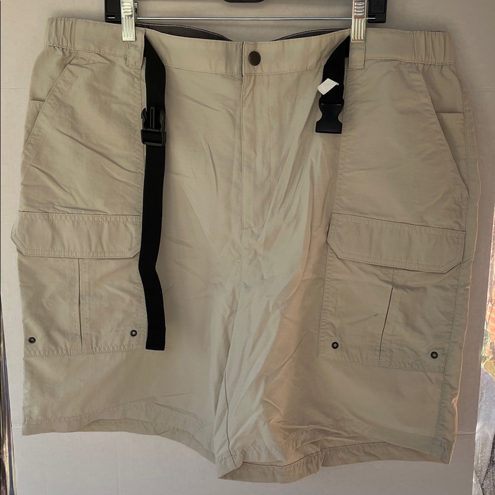 Croft & Barrow Khaki Cargo Shorts with Black Belt